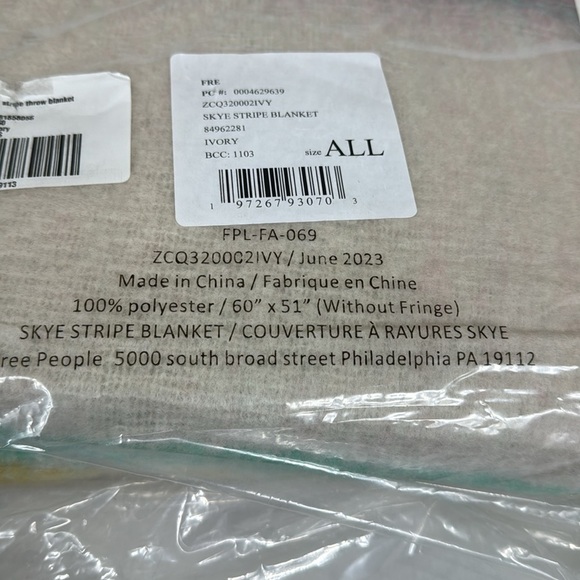 FREE PEOPLE Textured Stripe Throw Blanket Ivory Multicolor Stripe Fringed NWT - Picture 5 of 8